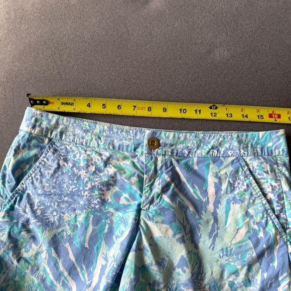 Lilly Pulitzer Buttercup Short Blue Haven Scalloped Hem - Picture 4 of 7